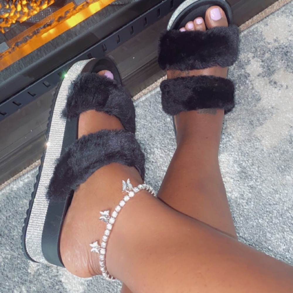 Black fur slippers